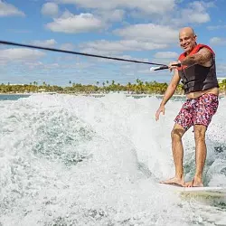 wakesurfing with mastercraft