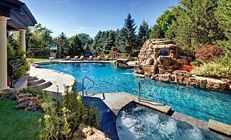 pool cleaning tips to make cleaning easier and healthier
