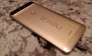 Fashion and Style - Gold Nexus 6P
