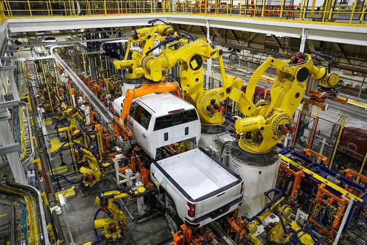 gm flint silverado hd flint michigan assembly plant robots