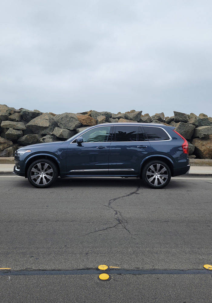 volvo xc90 side view