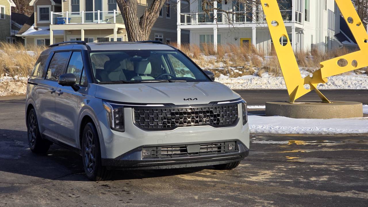2025 Kia Carnival Hybrid Review