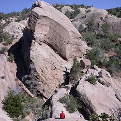 DevilsPunchbowlRocks250x250px