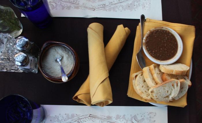 bread-table