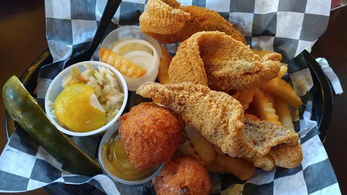 katfish kastle blytheville arkansas fried catfish dinner