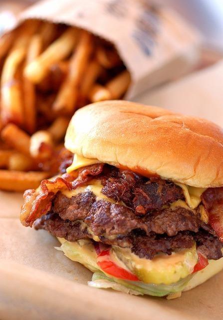 goodie burger beefy pig atlanta bacon cheeseburger