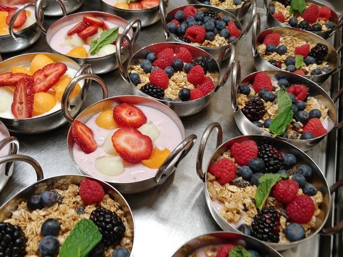 fruit granola parfait tucan charlie buffet