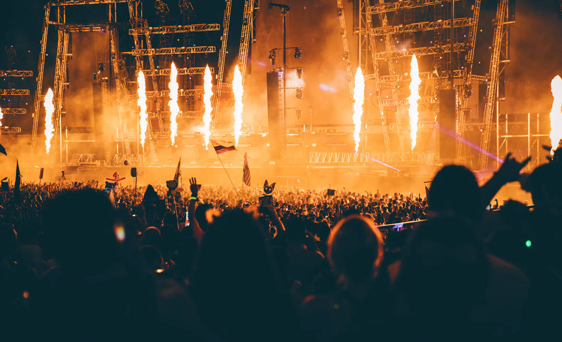 Las Vegas is our number one pick for a city that is perfect for single guys to have fun on a guys getaway.