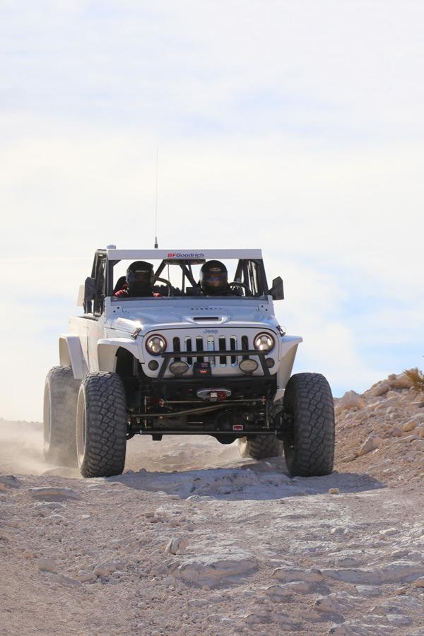 custom jeep wrangler running on bfgoodrich km3 tires