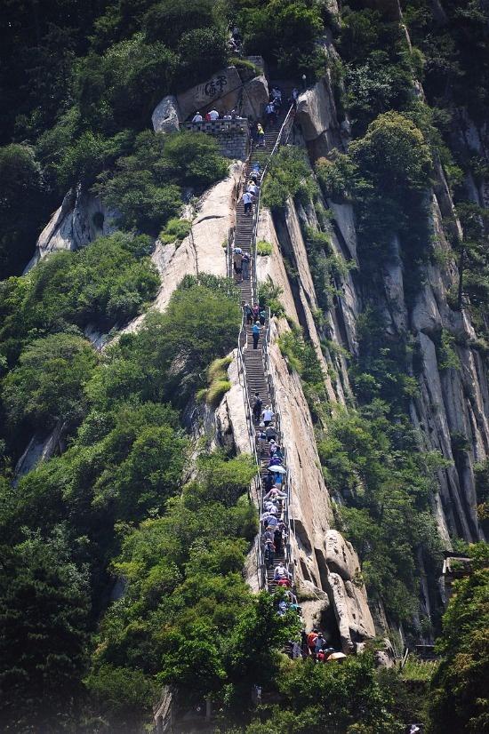 hike mount hua china