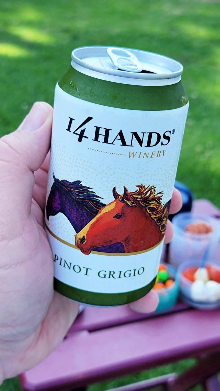 14 hands pinot grigio