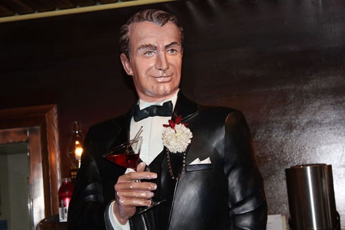 frank sinatra statue in casino 20140112 1377204627