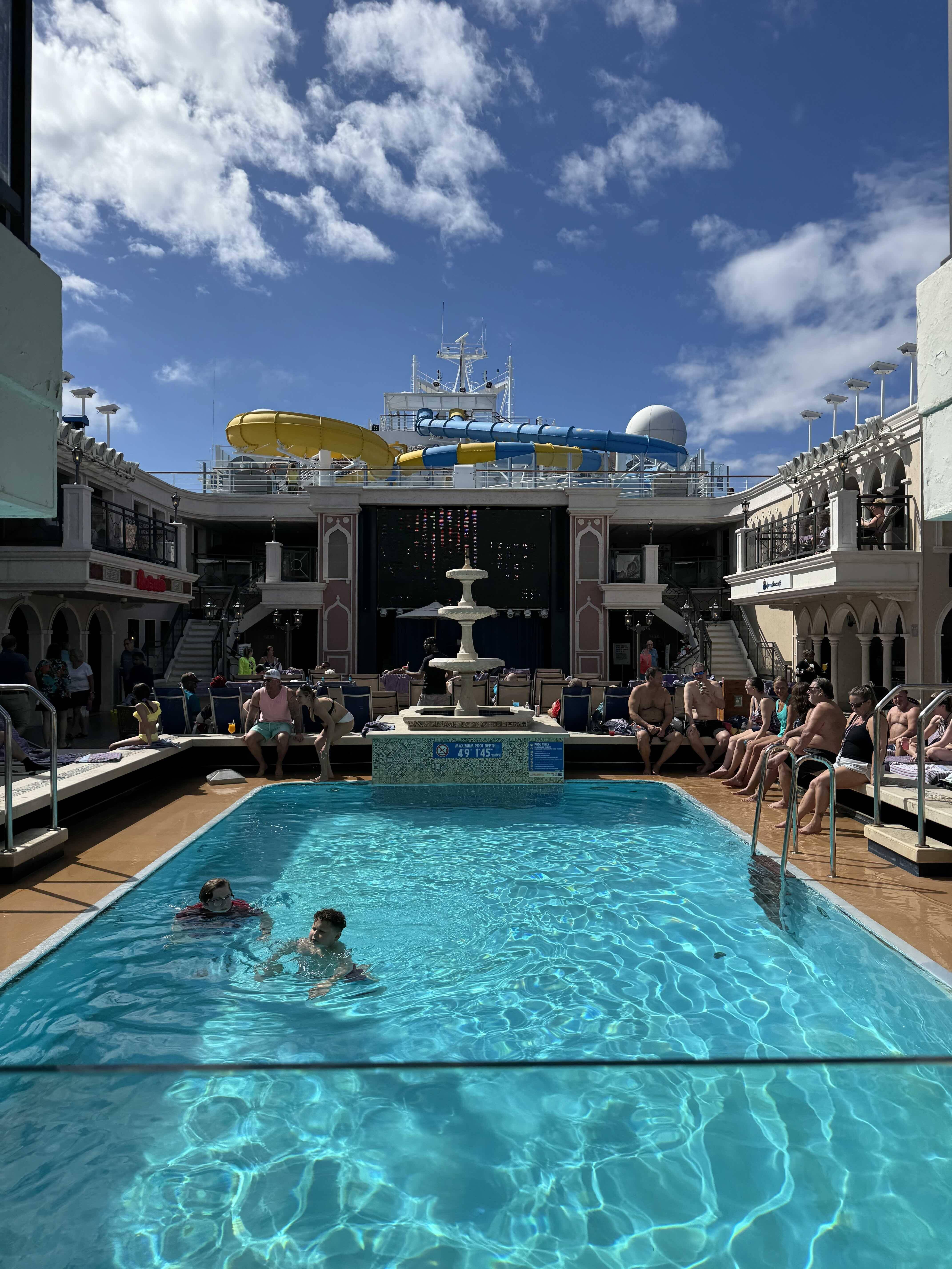 carnival venezia pool