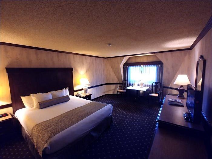 carson valley inn deluxe king guest room