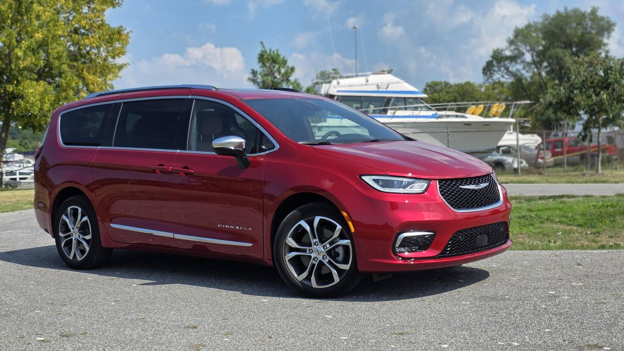 2025 Chrysler Pacifica Pinnacle Review