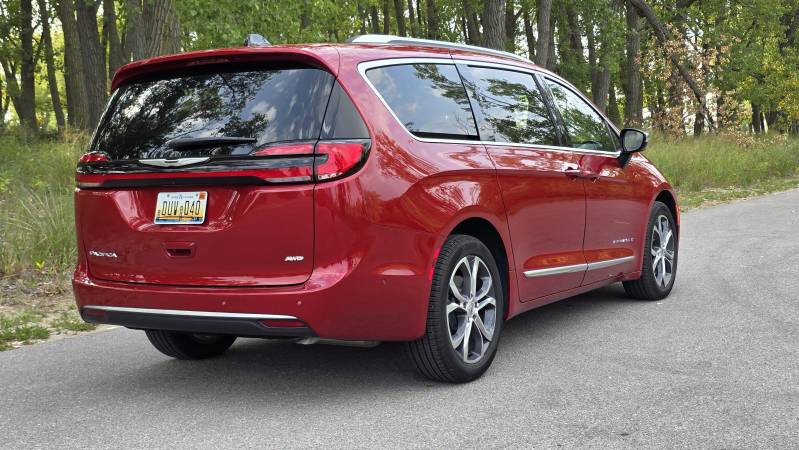 2025 Chrysler Pacifica Pinnacle Review Road Trip