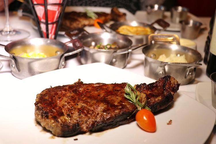 cagneys steakhouse on norwegian jewel