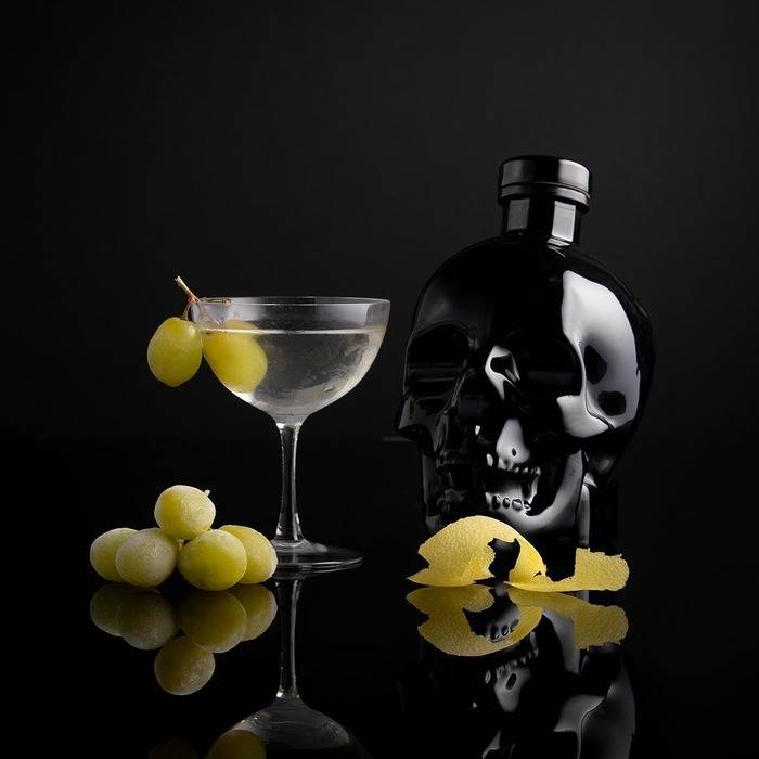 onyx martini vodka cocktail recipe with Crystal Head Onyx