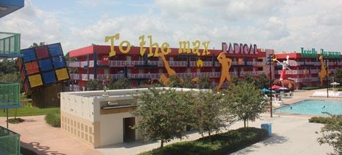 outside-90s-pop-century-resort