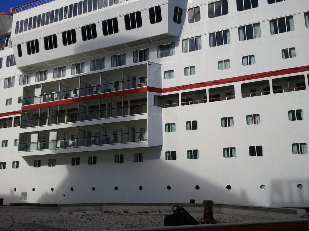 extended-balcony-carnival-sensation