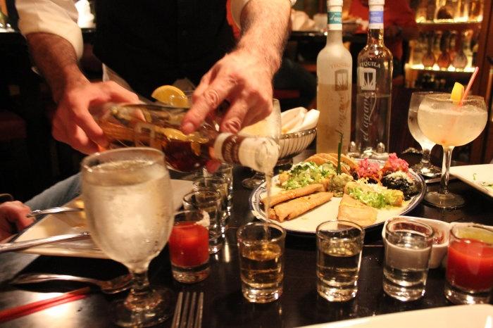 el-agave-anejo-pour
