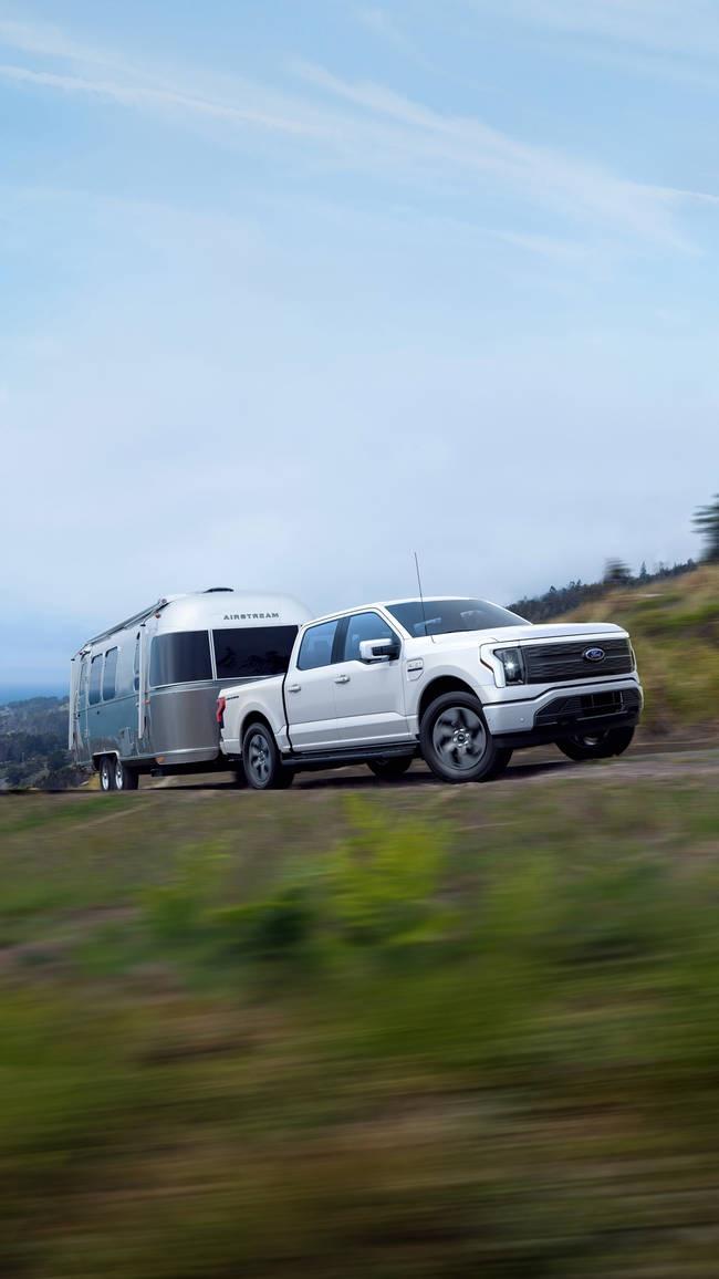 F-150 Lightning Towing Camping Trailer