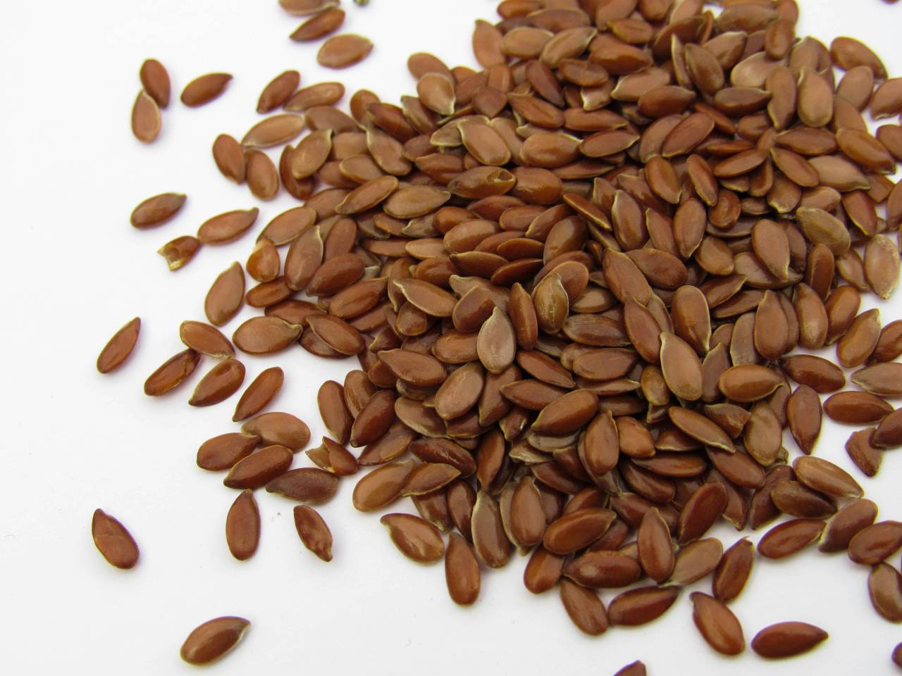 health benefits for men from consuming flax seeds include improved prostate health