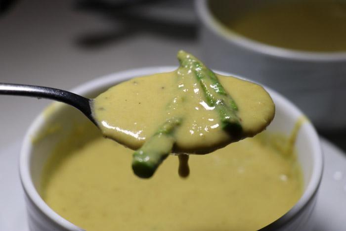 sweet pea and asparagus soup