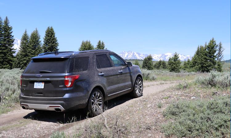Ford Explorer in Grand Teton National Park