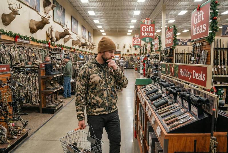 shopping for hunting gifts advice for buying gifts for hunters