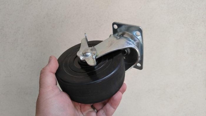 giant casters