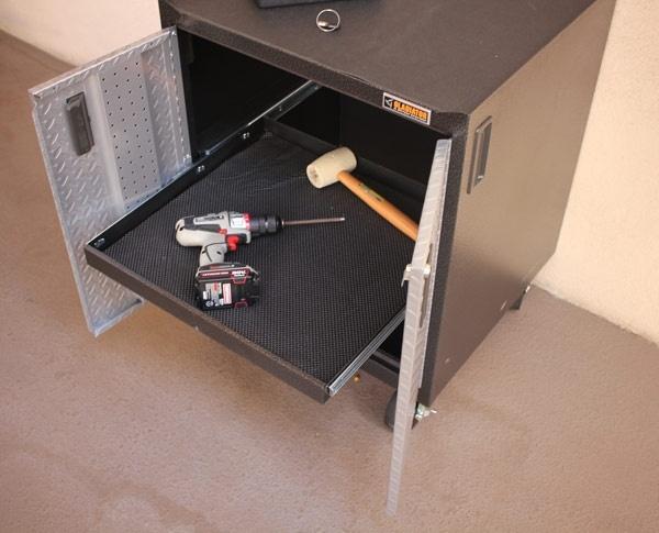 tray open