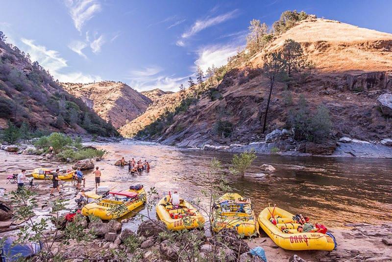 outdoor adventure rafting