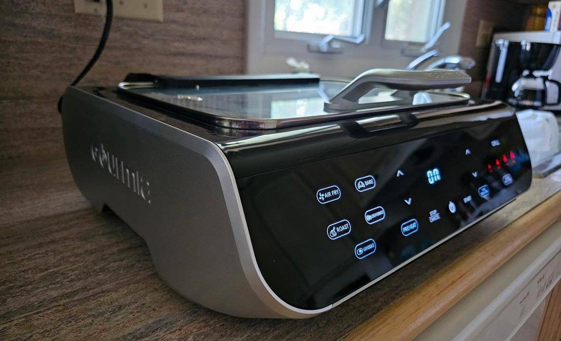 Gourmia FoodStation Smokeless Grill, Griddle, & Air Fryer with Integrated Probe