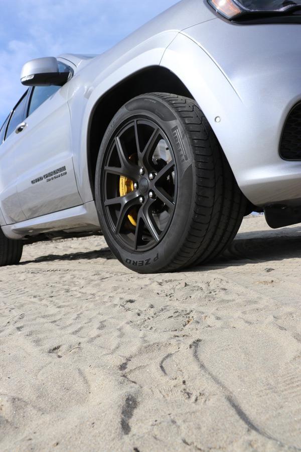 jeep grand cherokee srt trackhawk on sand