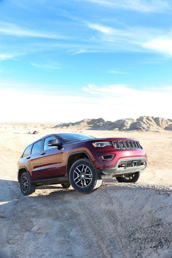 grand cheroke trailhawk mountain