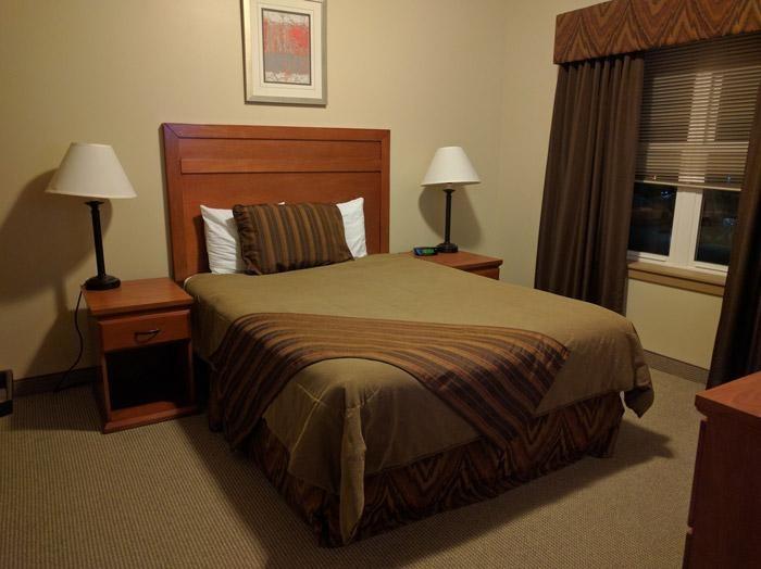 hotel room queen bed