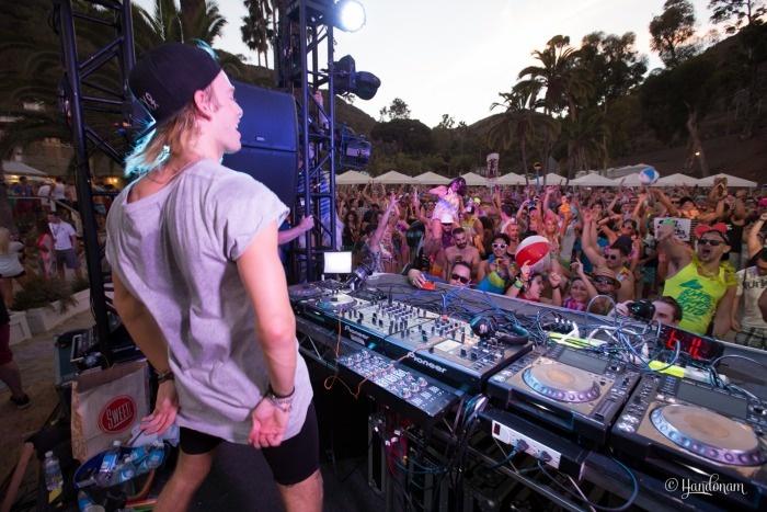 catalina groove cruise party