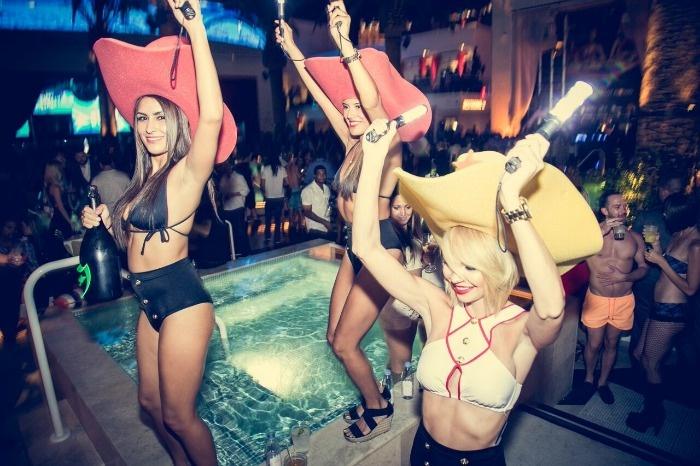 drais nightclub foam hat dancers