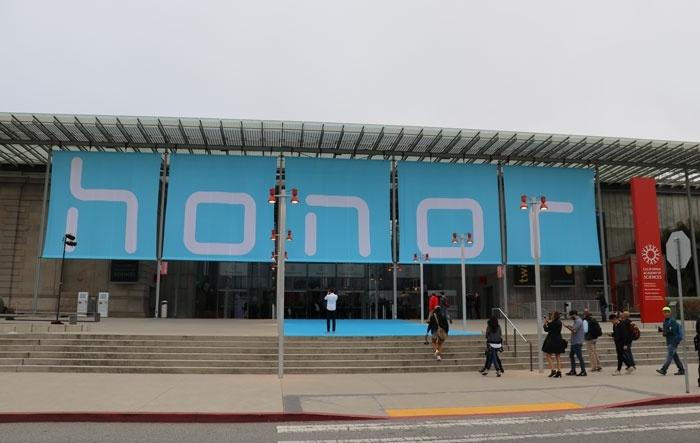 honor banner