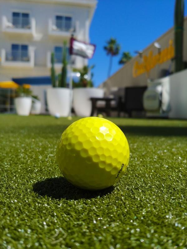 putting green at hotel paseo palm desert california