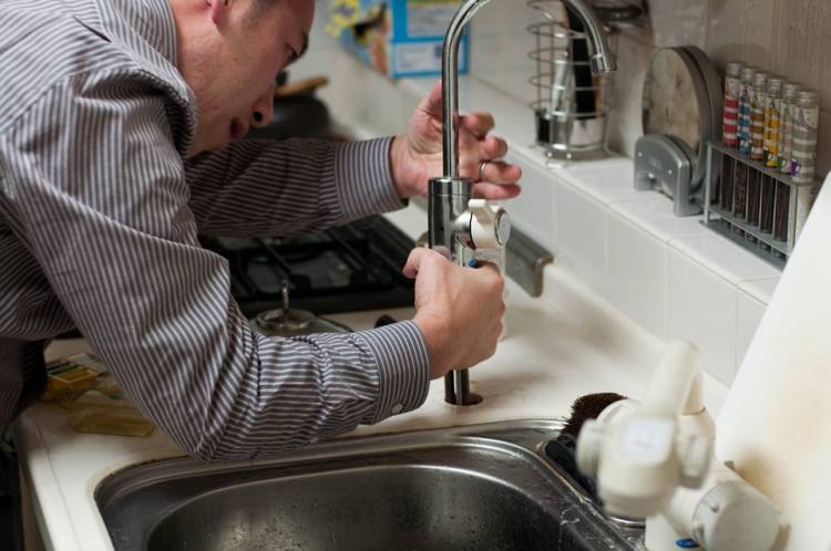 how to find a trustworthy home contractor or repair company