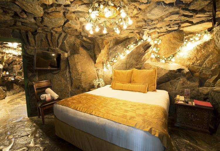 suite 138 daisy mae at madonna inn san luis osbispo california