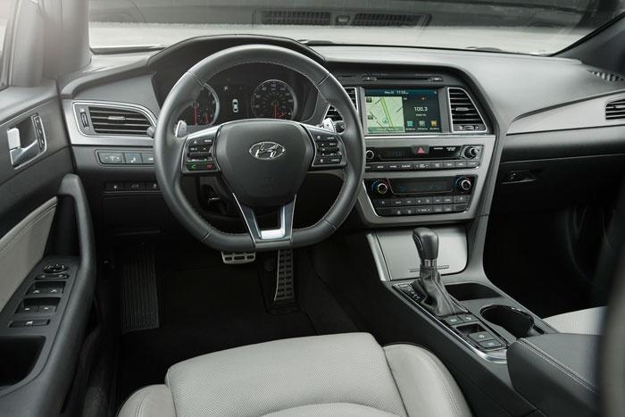 hyundai-sonata-cockpit