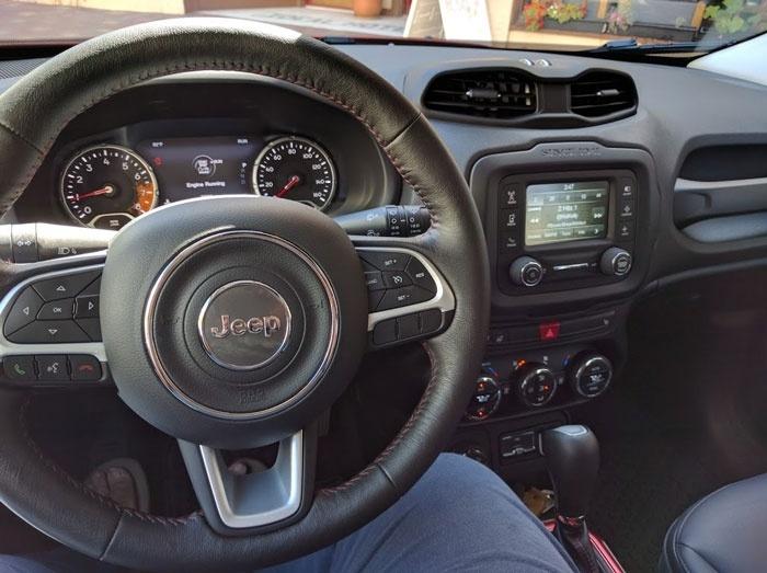 jeep renegade cockpit