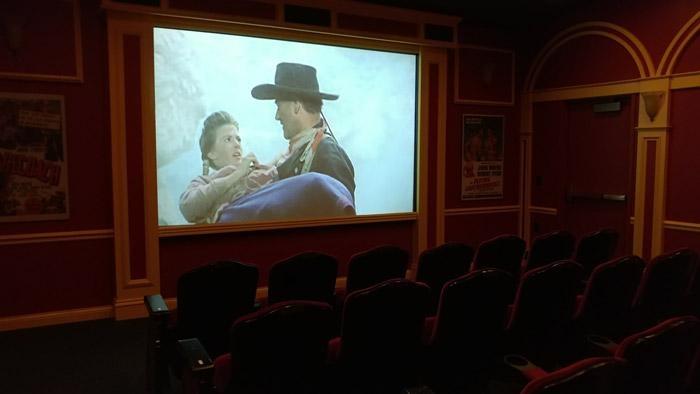 movie screenings with seats from graumans chinese theatre