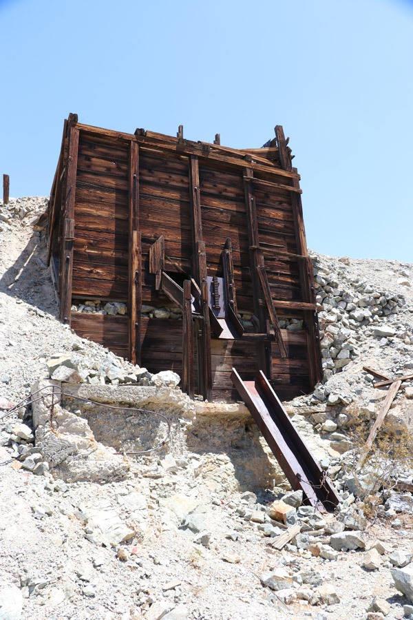virginia dale gold mine joshua tree