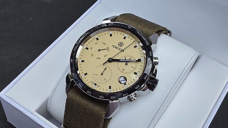 Jowissa LeWy 9 Swiss watch on wrist in casual setting