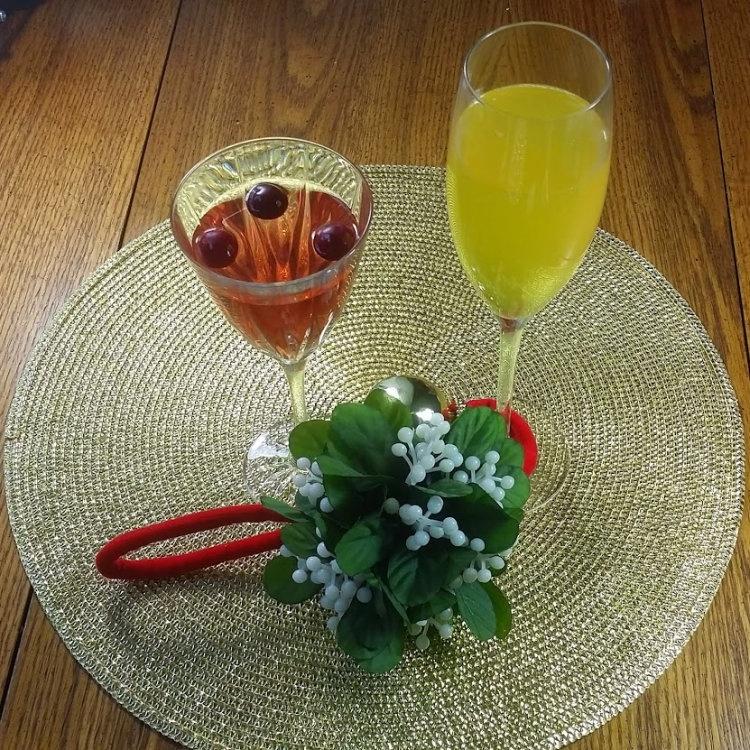 Help Us Celebrate the Holidays with #JoyToTheGlass