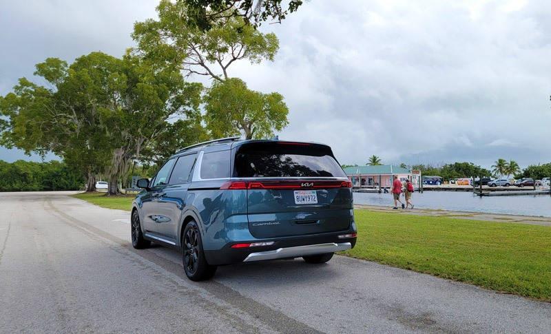 kia carnival at marina